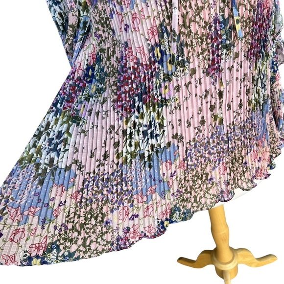 Ted Baker London Kaylahn Ditsy Accordion Pleat Blouse Pink Floral Keyhole Size 4 - Picture 4 of 12